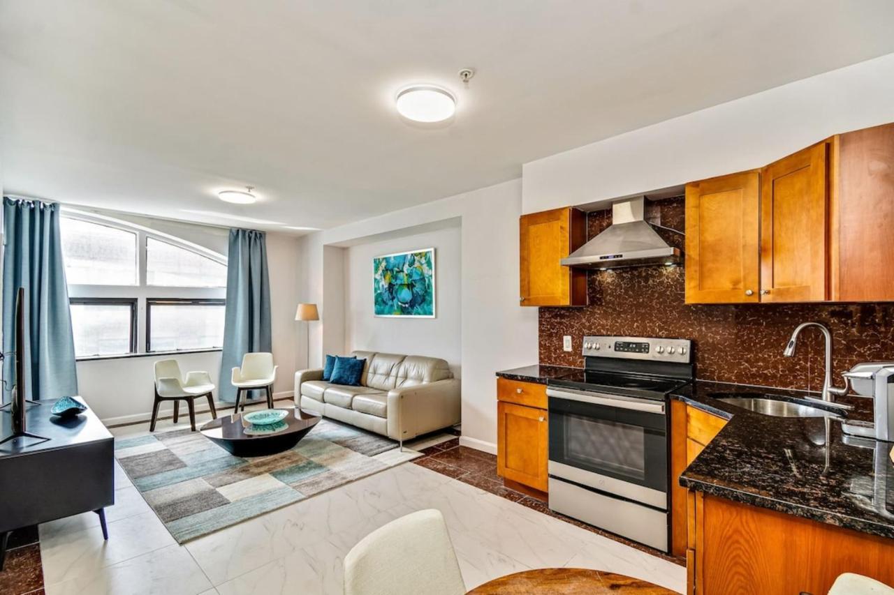 2bd Next To Reading Terminal And Convention Center Apartment